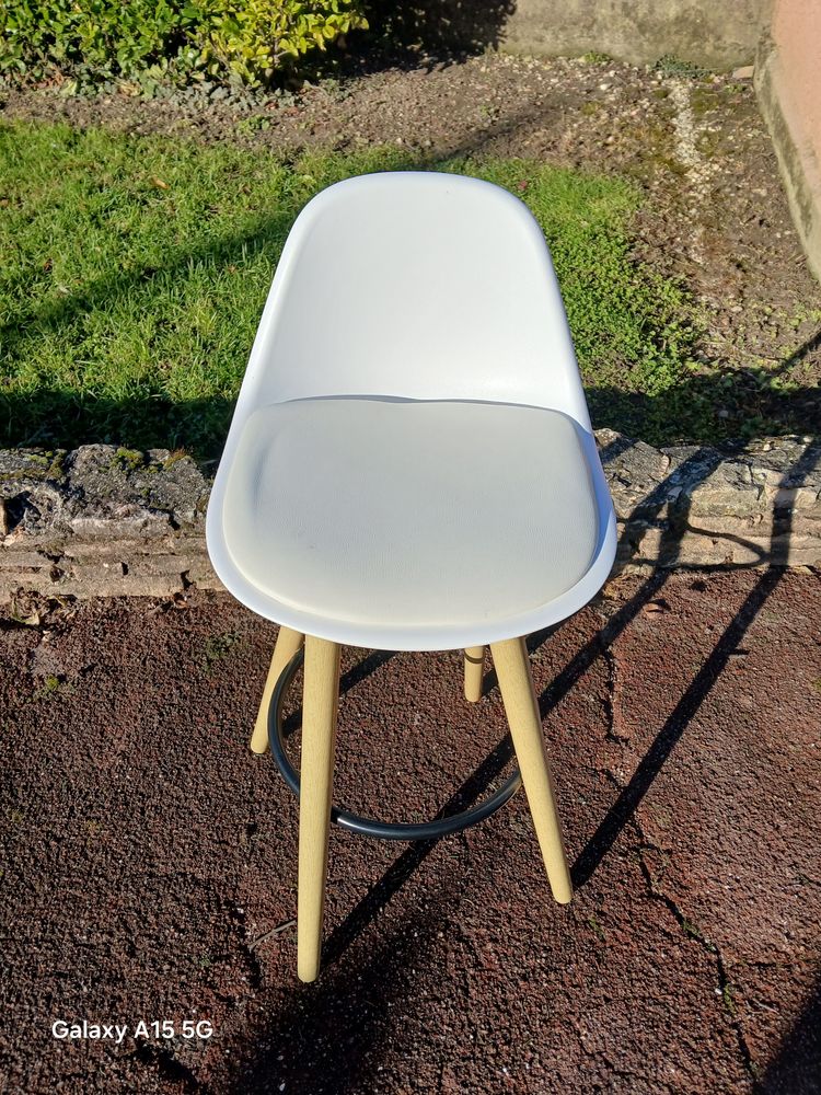 6 tabourets en bois 70 Roche (38)