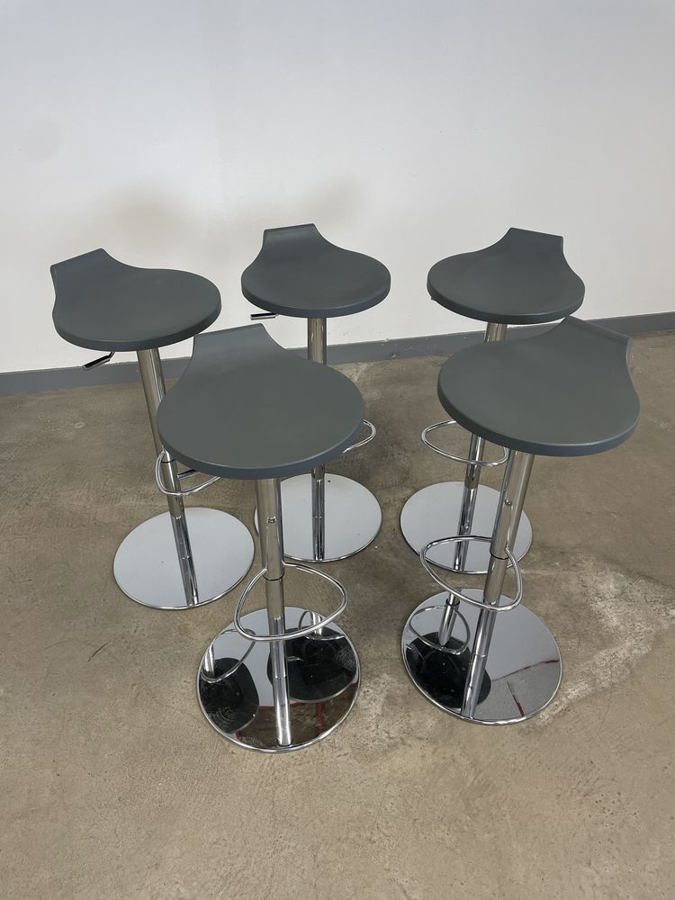 Tabourets de bar Casala pivotant et r�glable 145 Lorient (56)