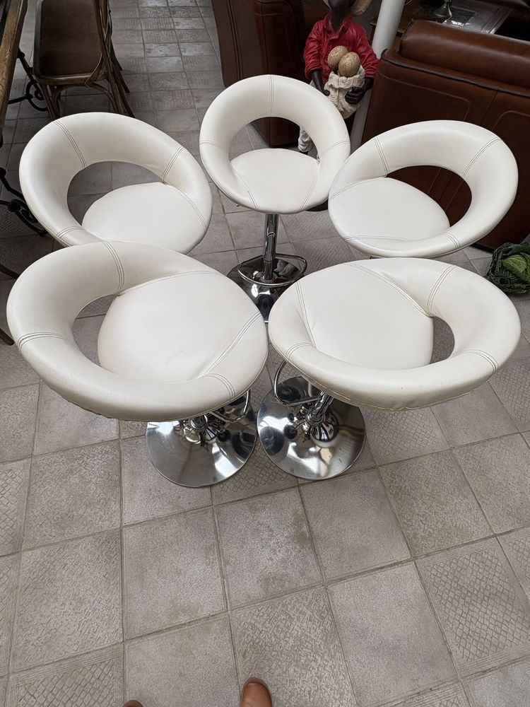 5 tabourets de cuisine pivotants 200 Saussay (28)
