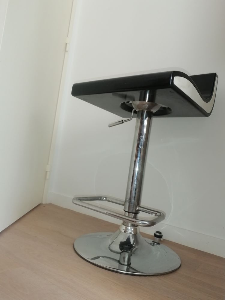 Tabourets de bar noirs laqu�s 60 Issoudun (36)
