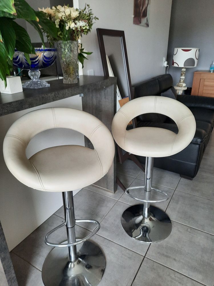 Tabourets de bar relevables 15 Vourles (69)