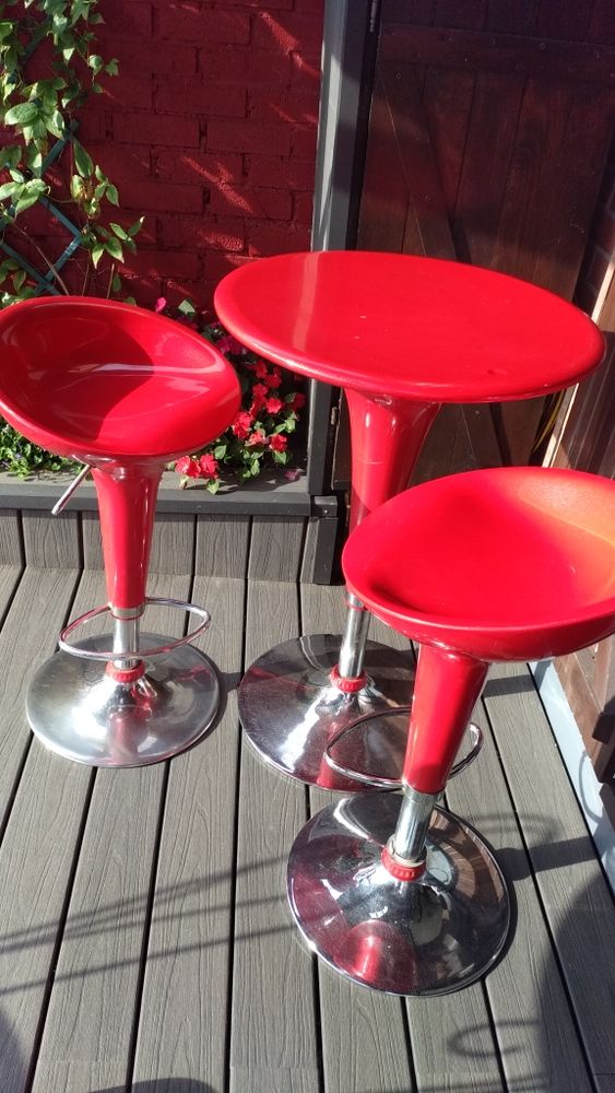 2 tabourets et une table t�lescopiques vintage 95 Wattignies (59)