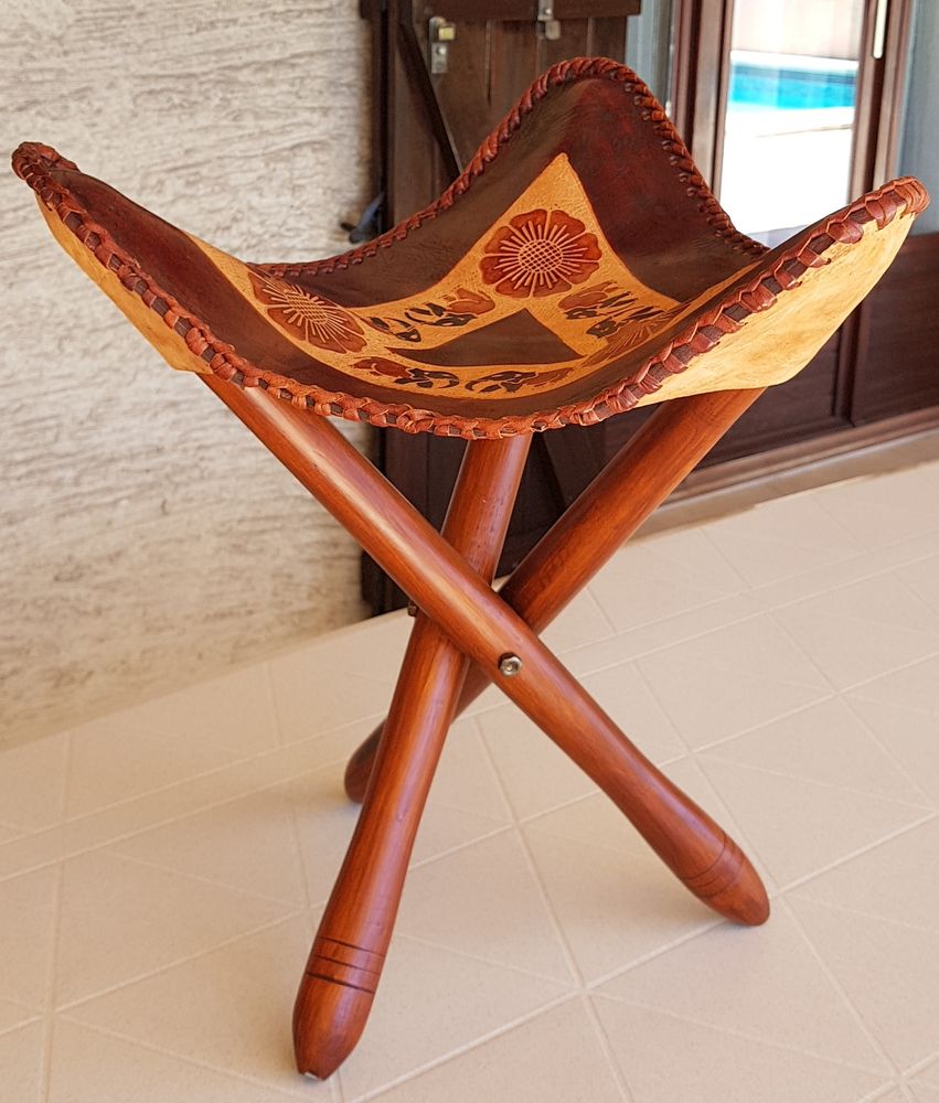 Tabourets : tr�pieds bois si�ges cuir 50 Marignane (13)