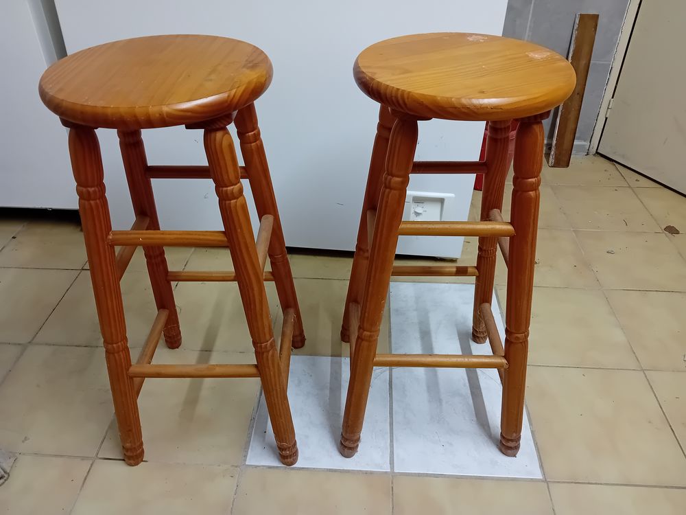 2 tabourets de bar 30 Martignat (01)