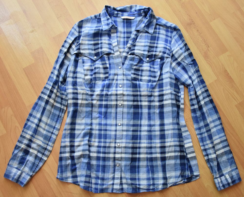 Taille 40. Chemisier bleu avec fils m�tallis�s. Camaieu. 9 Gujan-Mestras (33)