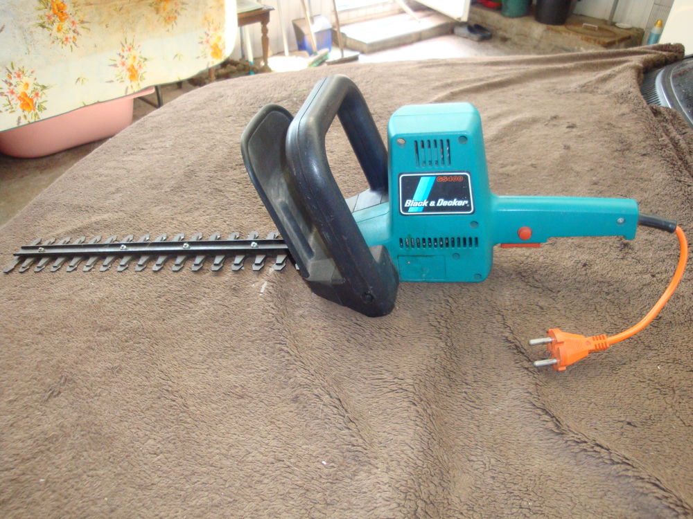 Taille Haie Black et Decker 40 Quesnoy-sur-De�le (59)