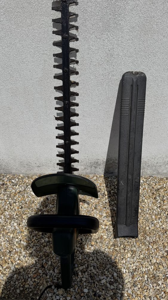 TAILLE HAIE BLACK ET DECKER GT530 500W ELECTRIQUE 40 Berric (56)