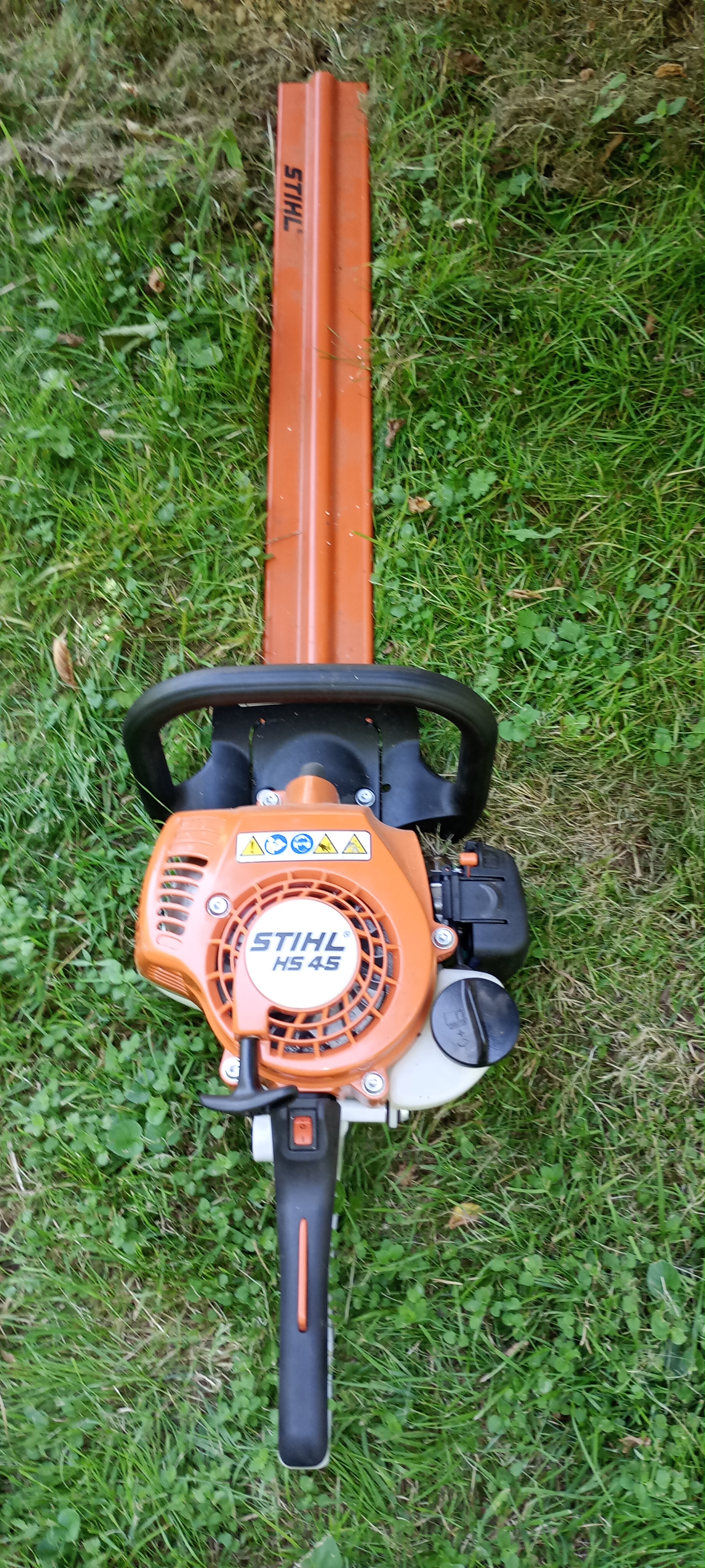 Taille-haie et d�broussailleuseplus harnais 500 Montsauche-les-Settons (58)