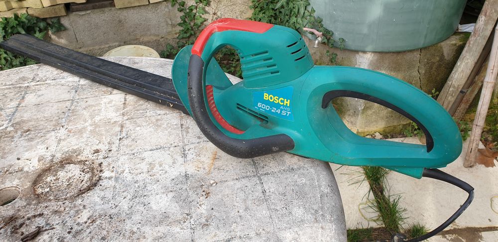 taille haie �lectrique 600-24 50 Boll�ne (84)