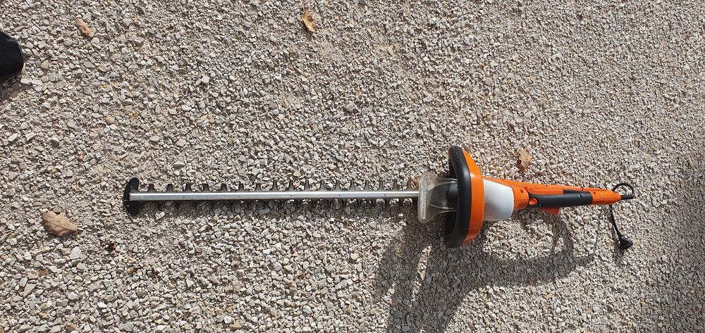 Taille haie �lectrique Stihl HSE71 70 Fontanes (46)
