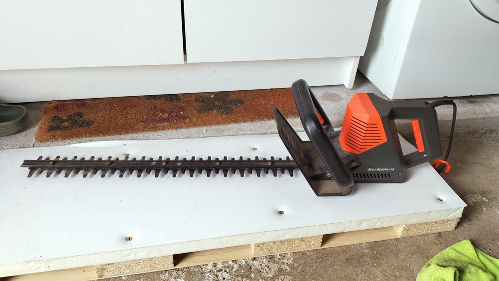 TAILLE HAIE ELECTRIQUE 40 Tournon-sur-Rh�ne (07)