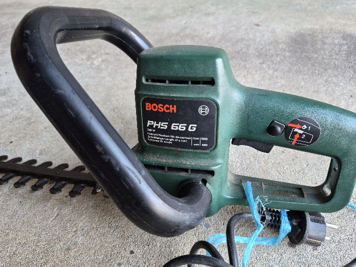 TAILLE HAIE ELECTRIQUE 30 Saint-Dolay (56)