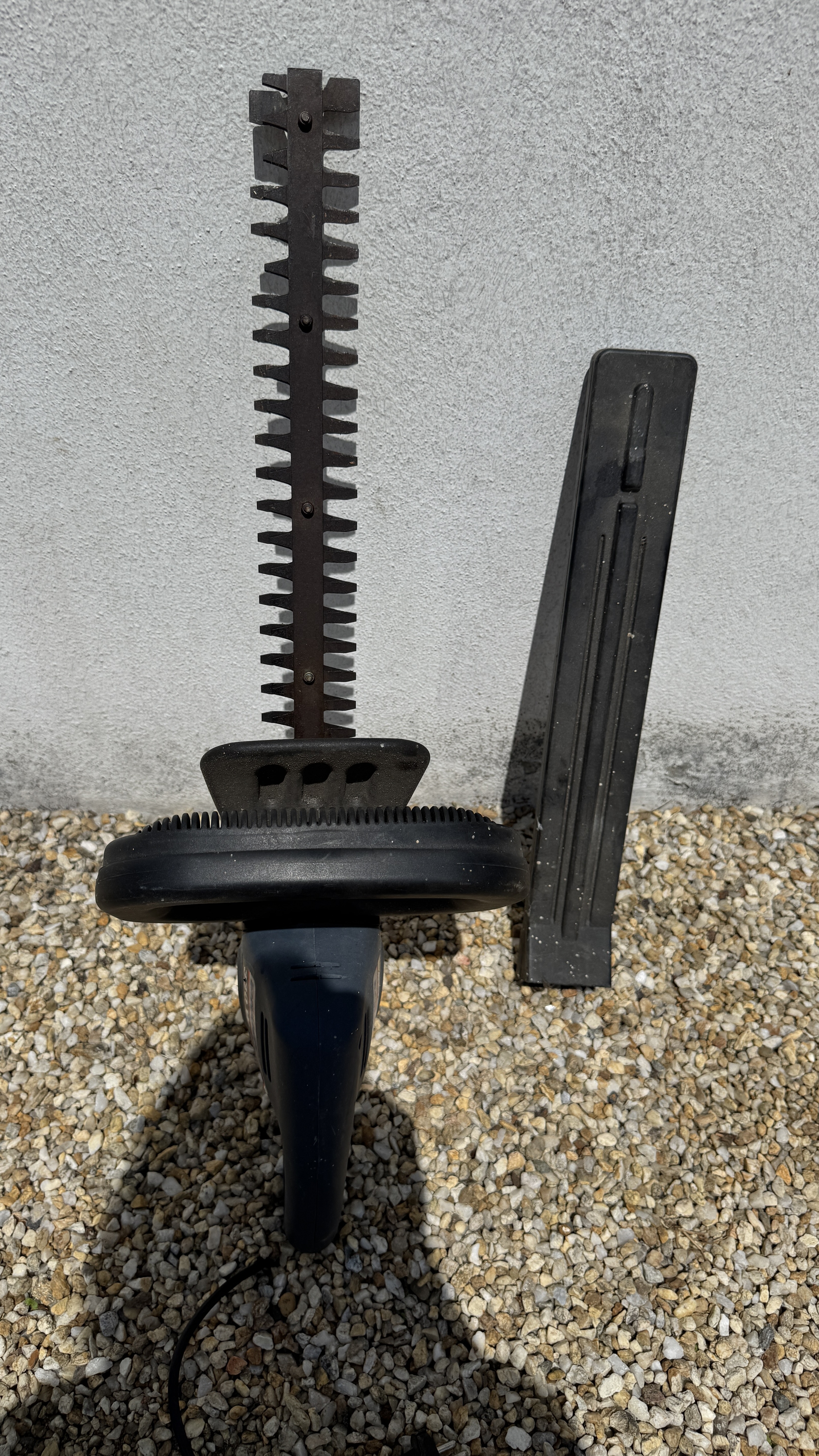 TAILLE HAIE PEUGEOT TH 420 DC 330W ELECTRIQUE 20 Berric (56)