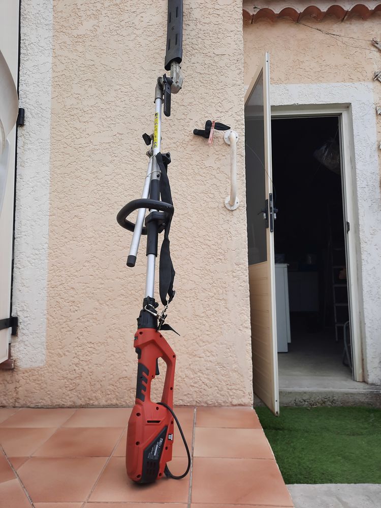 taille haie telescopique long 2m.electrique. 50 Istres (13)