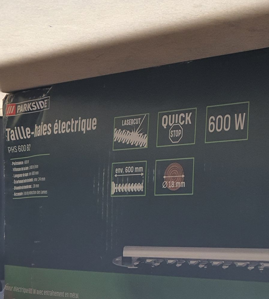 Taille haie tout neuf dans son carton 45 Marseillan (34)