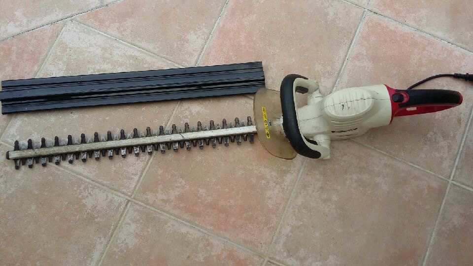 Taille-haies B�al 8 �pernon (28)