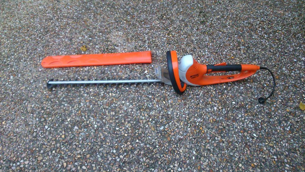 Taille haies ELECTRIQUE 120 Bourges (18)