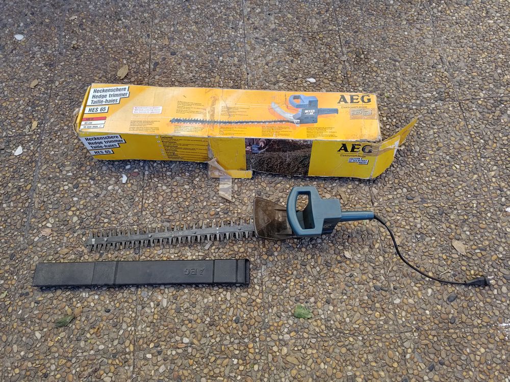 Taille-Haies Electrique AEG HES 65cm
50 Arles (13)
