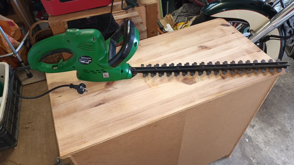 Taille haies �lectrique SIPLEC France
55 L�ognan (33)