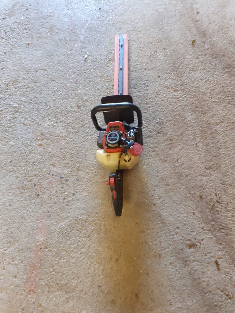 TAILLE HAIES 600 KAWASAKI 90 Saint-Sigismond (74)