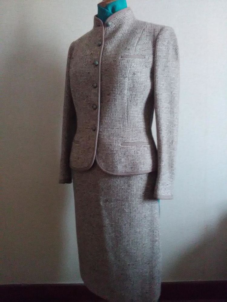 Tailleur femme   Gaston Jaunet    Beige chin� 30 Moissac (82)