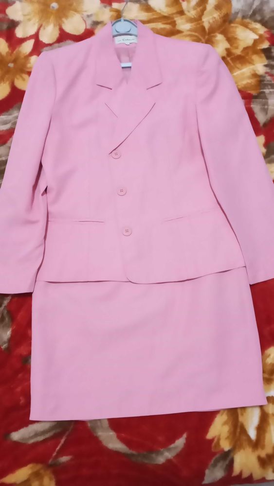 Tailleur femme 80 Saint-M�dard-en-Jalles (33)