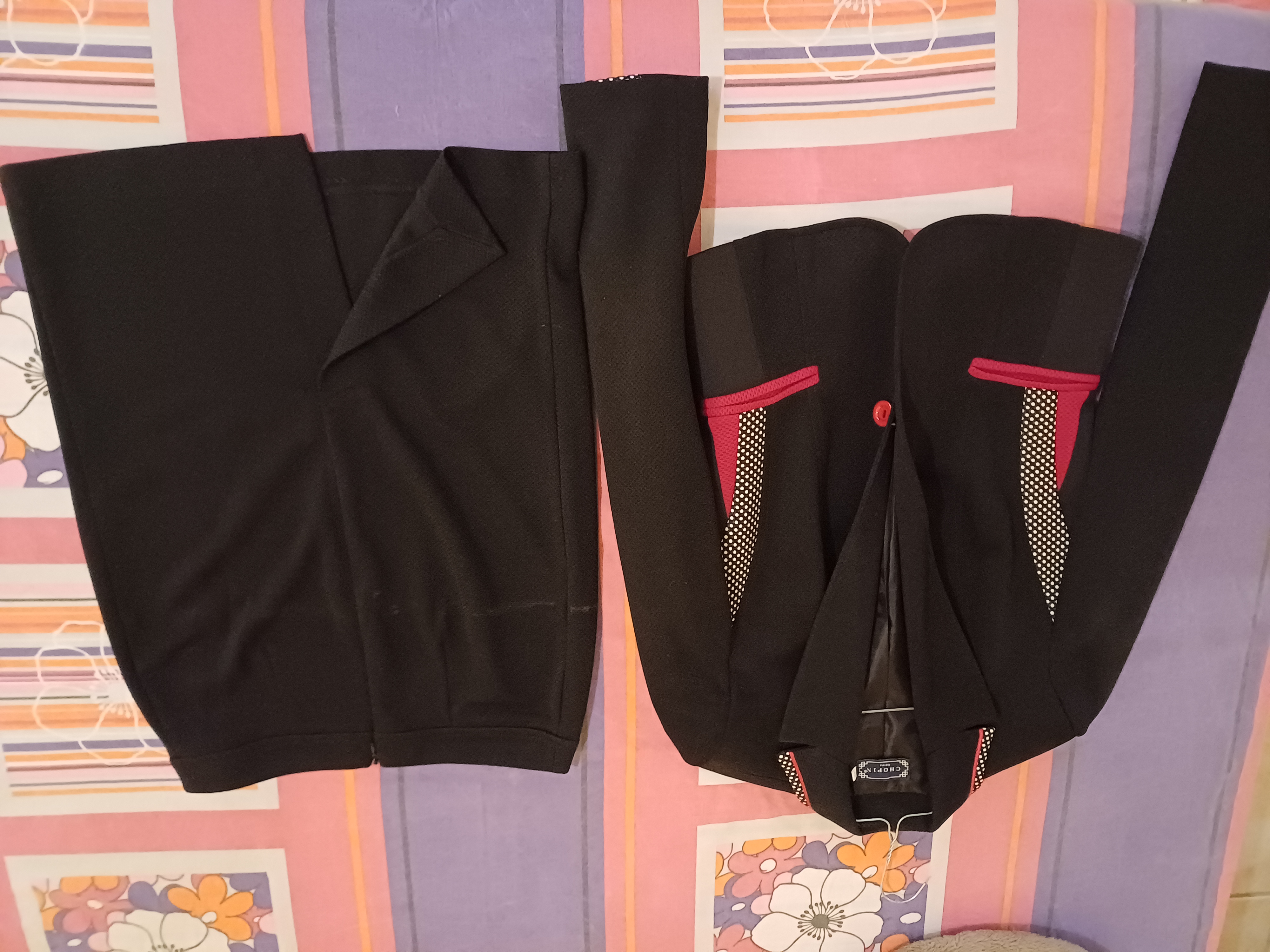 Tailleur jupe noir 40 Bois de N�fles Saint Paul (97)