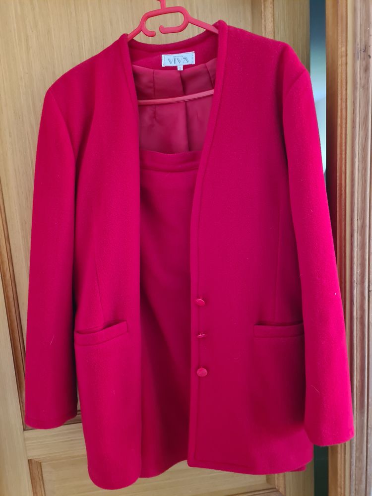 Tailleur rouge 80 Bazainville (78)