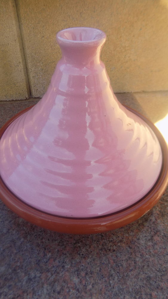 Tajine Marocain  �maill�  21 cm De Diam�tre hauteur 18 cm
19 Barenton (50)