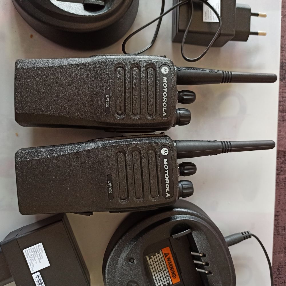 2 Talkies Motorola DP1400 200 Saint-C�me-d'Olt (12)