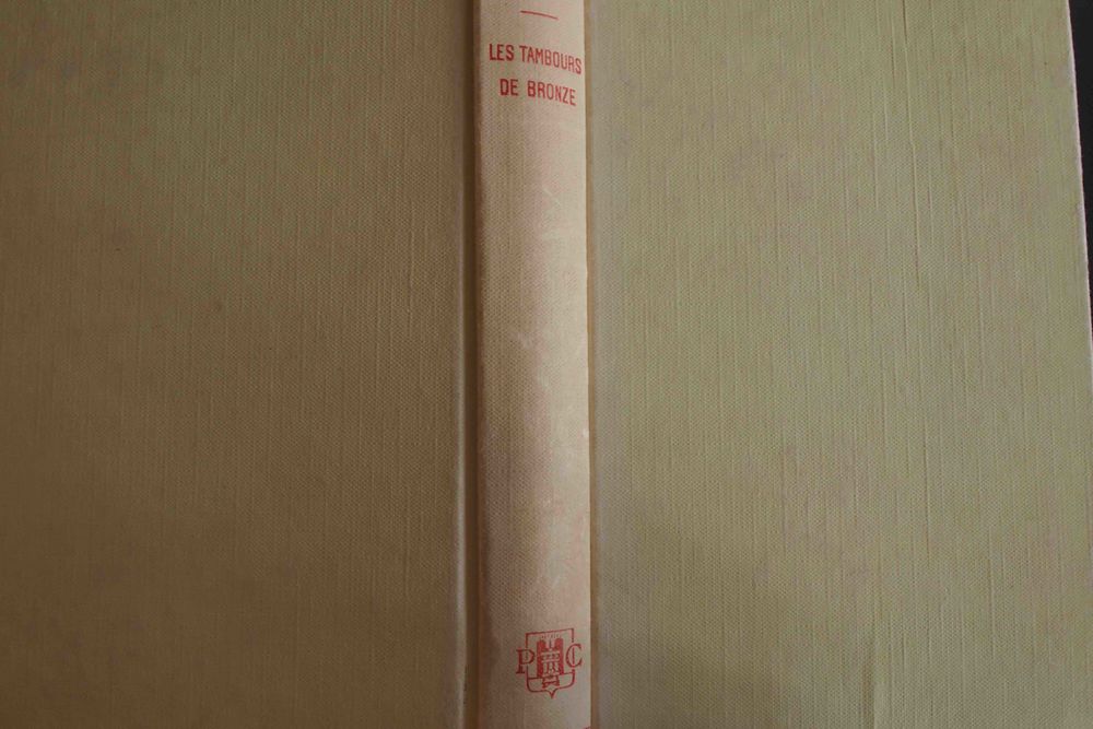 Les tambours de bronze - Jean Lart�guy, 5 Rennes (35)