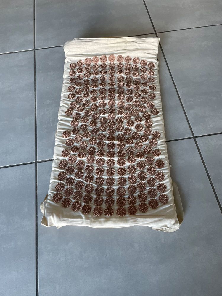 1 tapis d'acupression 15 Bas-en-Basset (43)