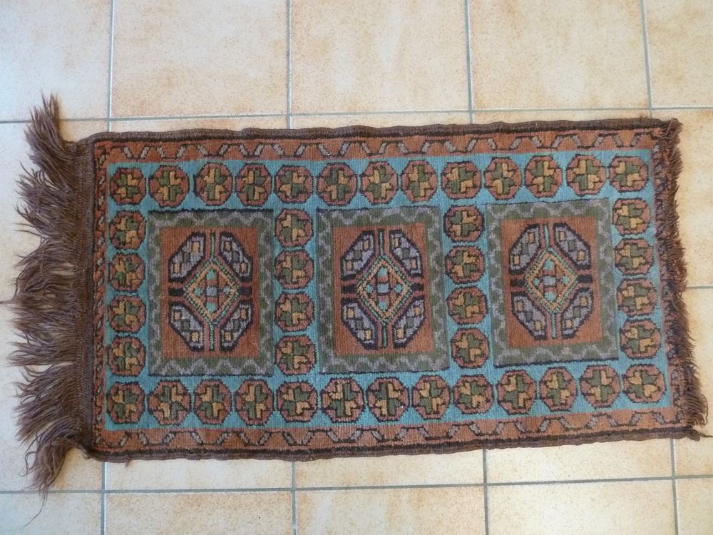 Tapis ancien kurde, r�gion Kars,
108 cm x 53 cm 50 Hersin-Coupigny (62)