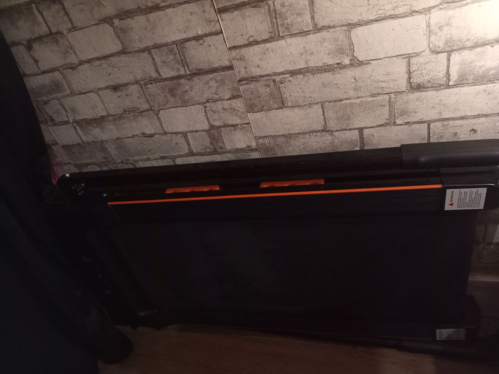 Tapis d'appartement pratiquement neuf jamais servi 110 Clichy (92)