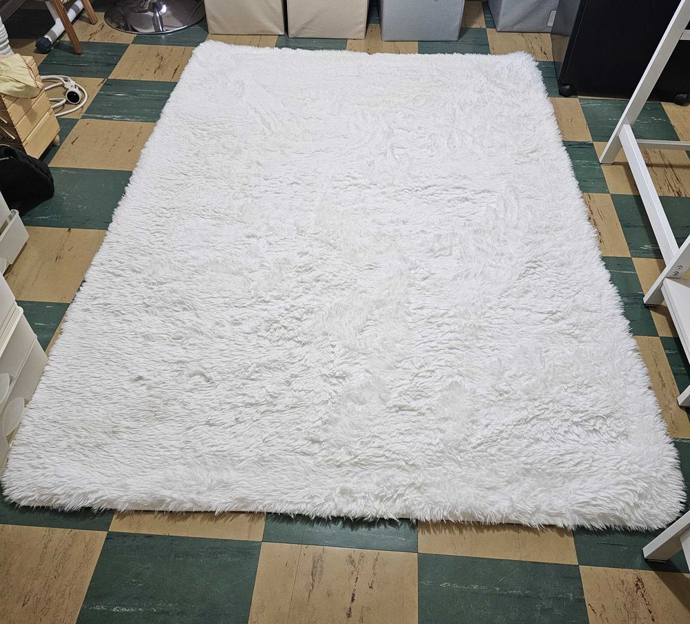 tapis blanc 140x200 Neuve 30 Morhange (57)