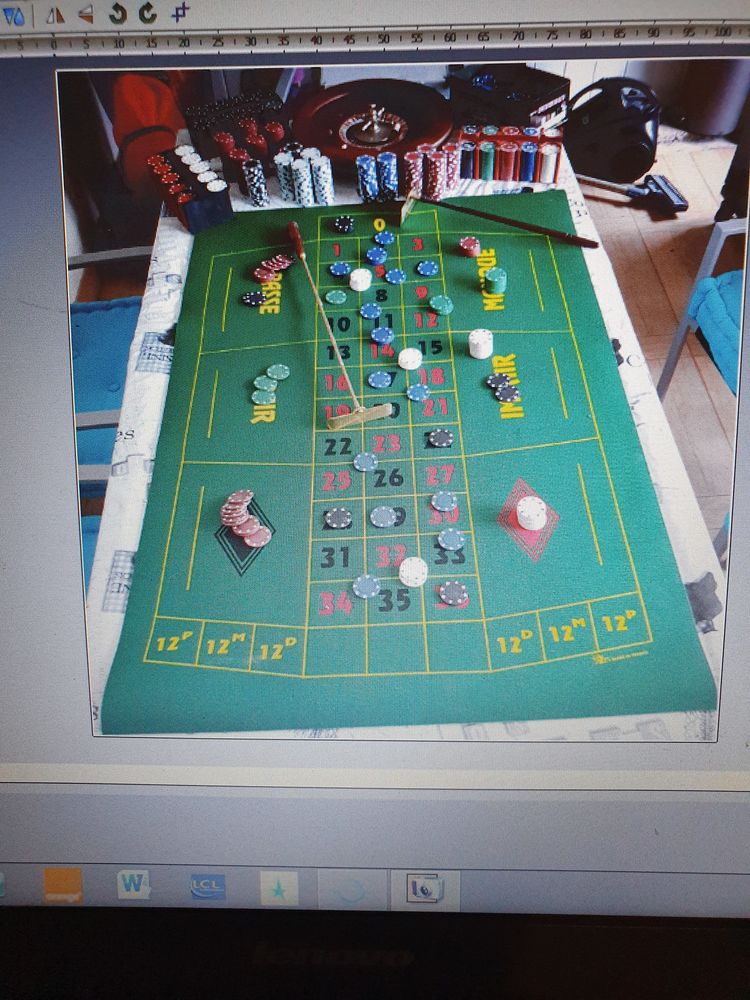 tapis casino et tous les accessoires 250 Saint-Etienne-de-Tulmont (82)