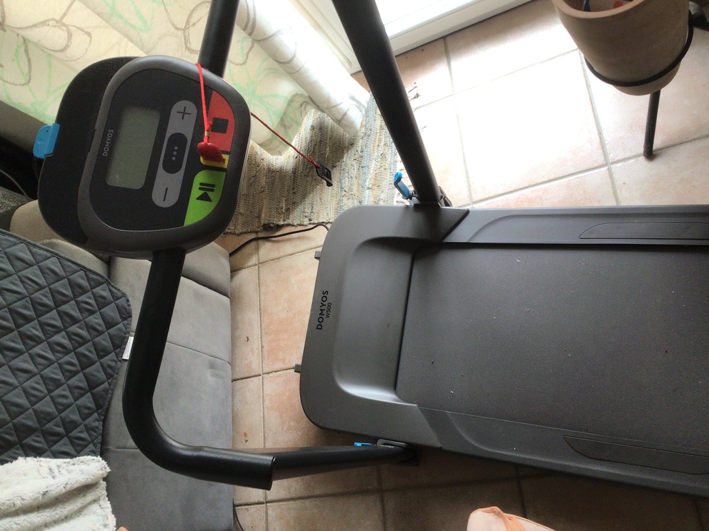 Tapis de course avec console num�rique - Noir 100 Saint-Julien-en-Born (40)