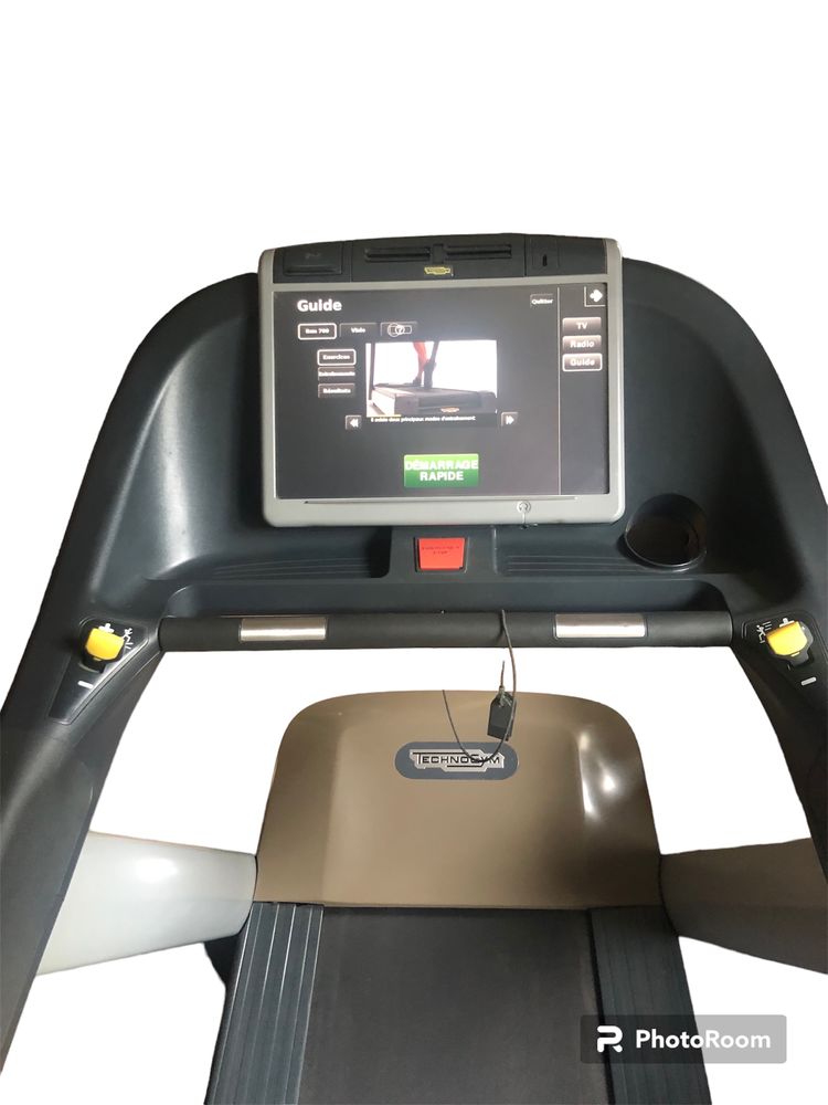 TAPIS DE COURSE TECHNOGYM RUN NOW VISIOWEB 3990 Paris 11 (75)