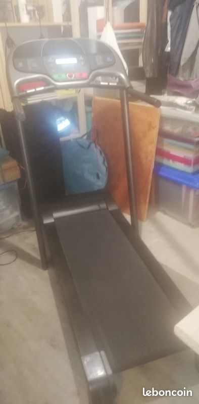 Tapis de marche et course D�cathlon T520B,  
190 Montigny-le-Bretonneux (78)