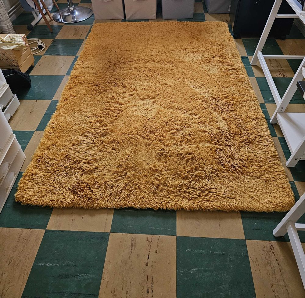 tapis moutarde 140x200 Neuve 30 Morhange (57)