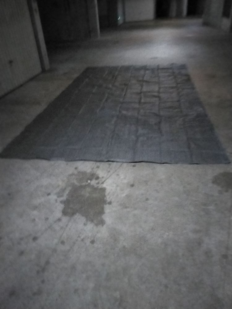 tapis de sol pour auvent  
pour camping car ou caravane 40 Saint-S�bastien-sur-Loire (44)