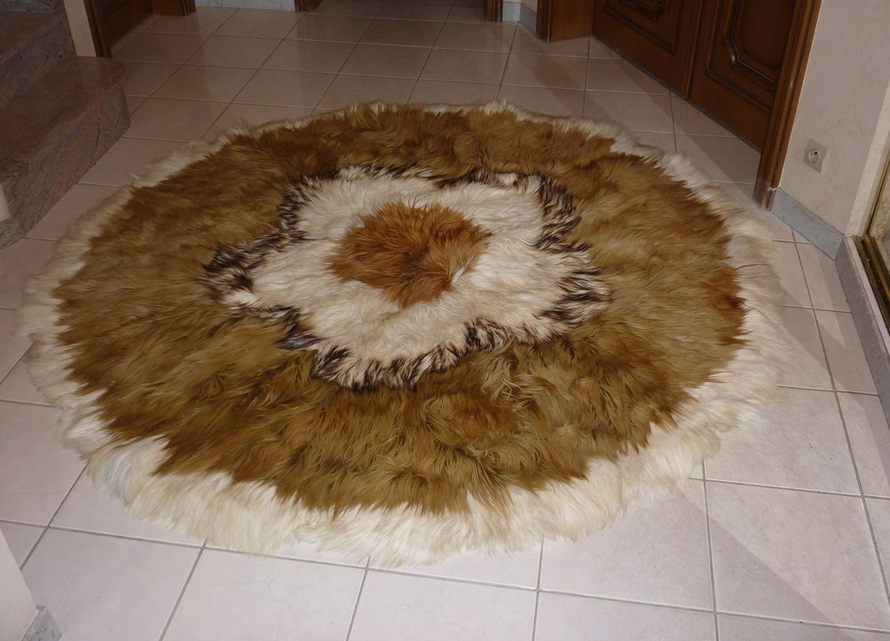 Tapis rond en cuir et peau 250 Haguenau (67)