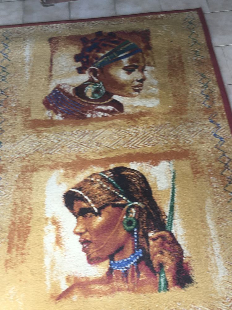tapis de salon figures africaines 133x189 cm 30 La Roquebrussanne (83)
