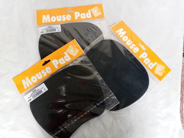 Tapis de souris informatique. Dimension: 210  173 mm. 1� 1 Sainte-Marie (97)