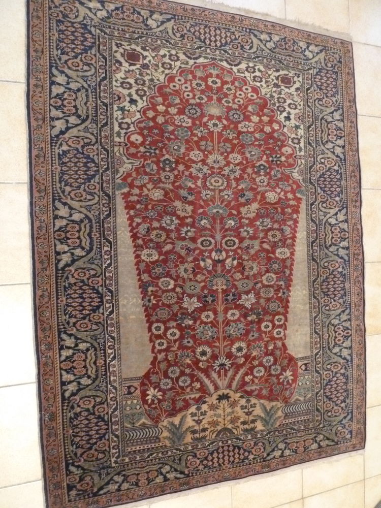 Tapis turc ancien de Kayseri,
168 cm x 126 cm 900 Hersin-Coupigny (62)