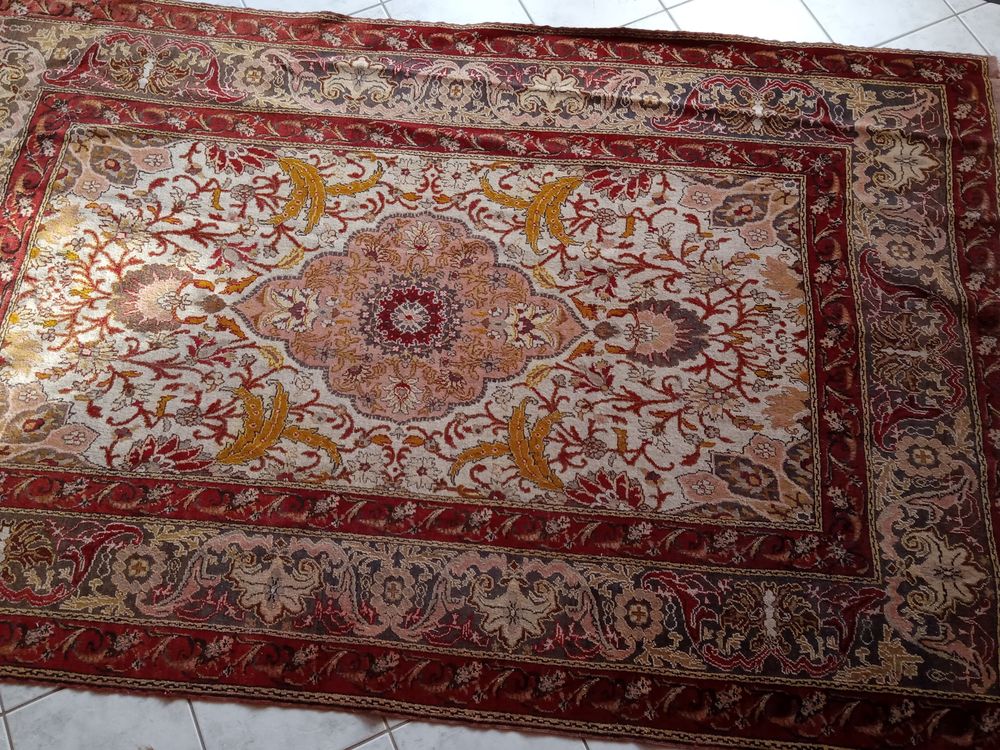 Tapis turc ancien de Yesilhisar,
250 cm x 150 cm 220 Hersin-Coupigny (62)