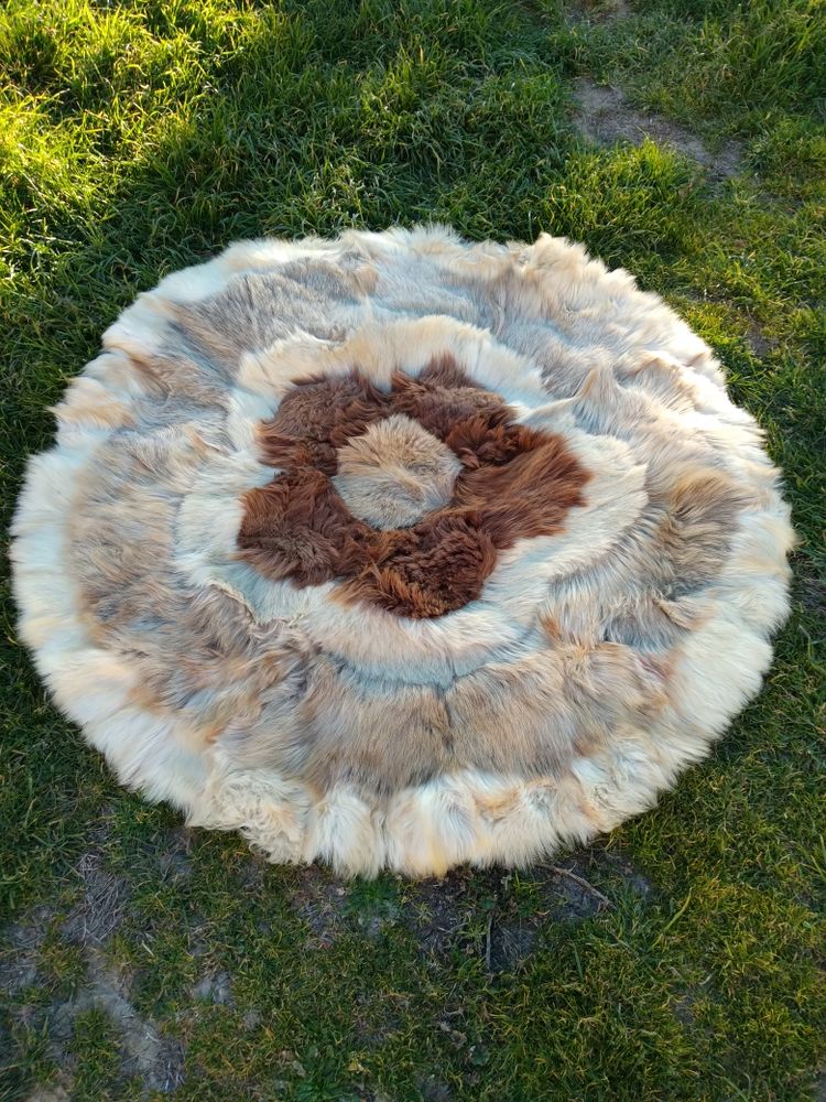 tapis de vrai peau de ch�vre 30 Maurens (24)