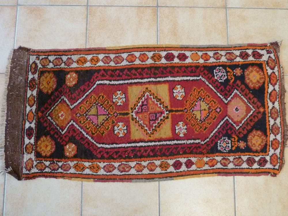 Tapis yastik d'Anatolie,
115 cm x 56 cm 50 Hersin-Coupigny (62)