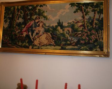 Tapisserie au point de croix encadr�e 12 Carc�s (83)