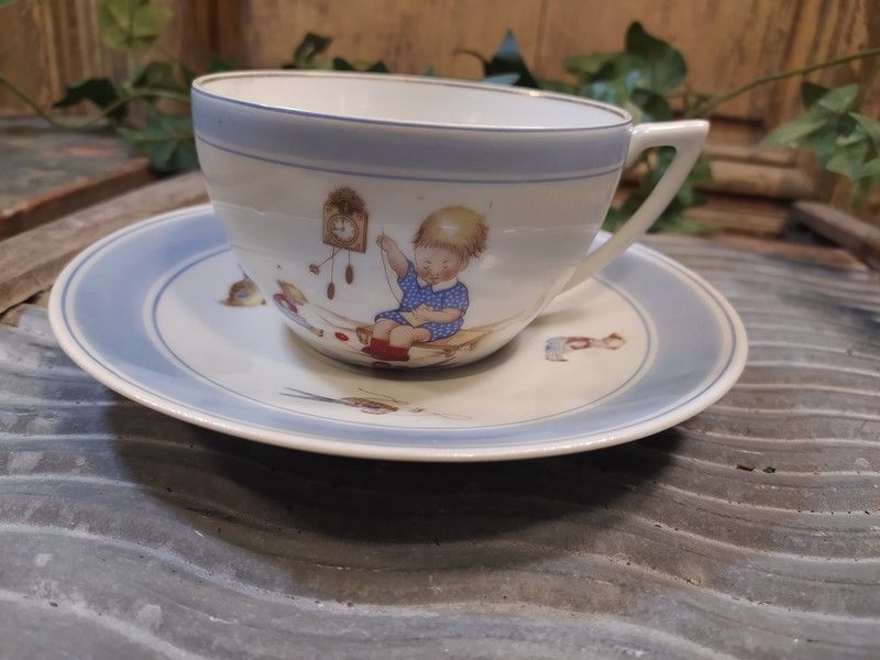 Tasse D�cor Enfant Jouet Lourioux Porcelaine Limoges.
35 Loches (37)